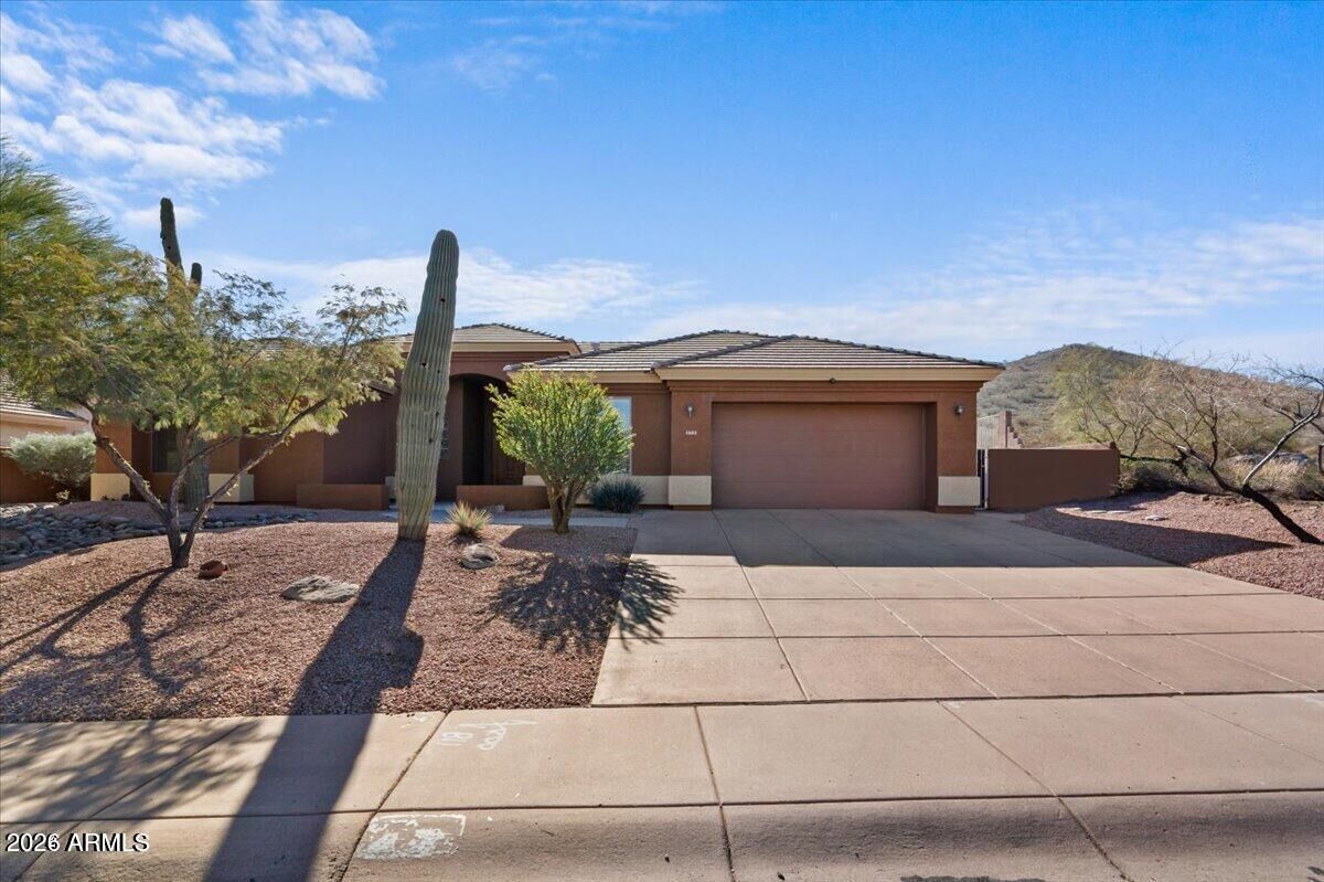Property Photo: 2603 E Acoma Drive AZ 85032