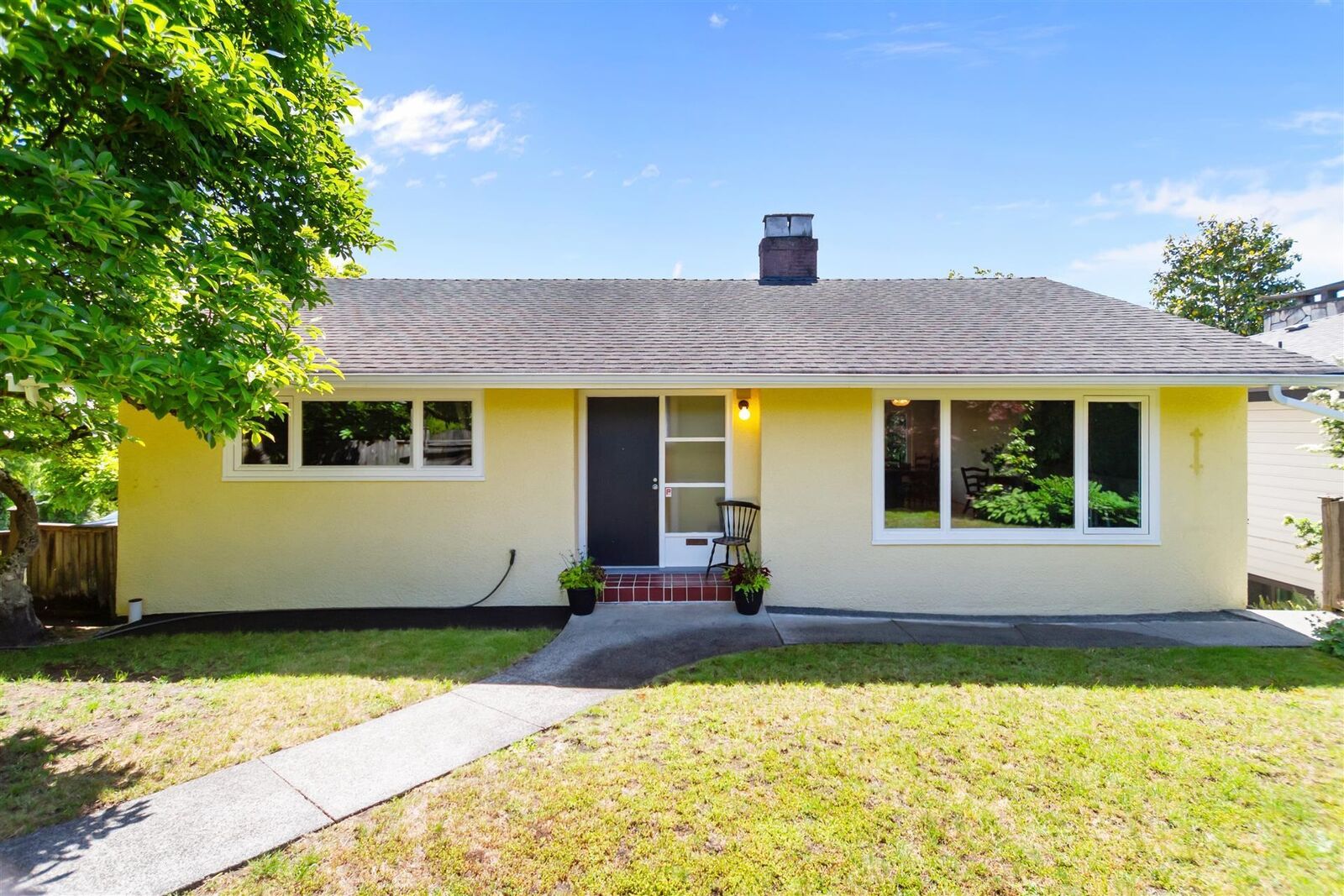 Property Photo: 144 E Eighth Avenue BC V3L 4J7