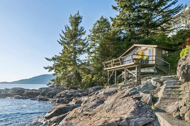 Property Photo: 6054 Gleneagles Drive BC V7W 1W2