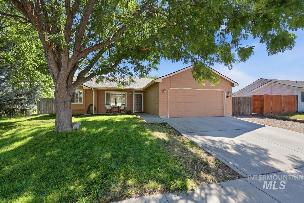 Property Photo: 1442 N Misty Springs Ave ID 83634
