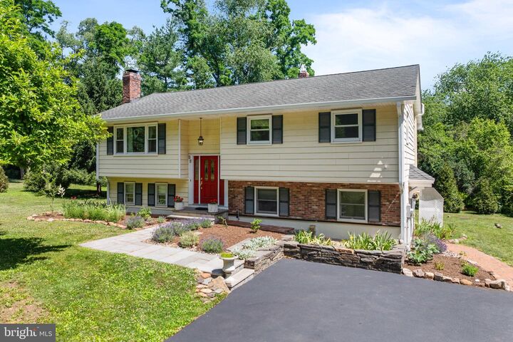 Property Photo:  29 Oxford Circle  NJ 08558 