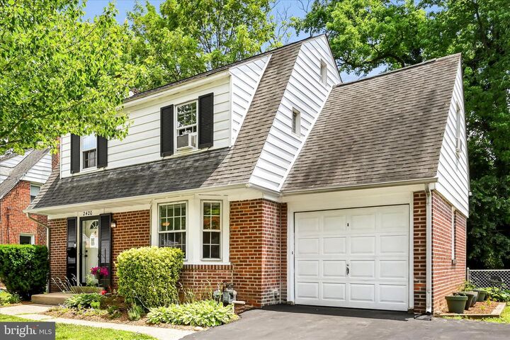 Property Photo:  2420 Franklin Avenue  PA 19018 