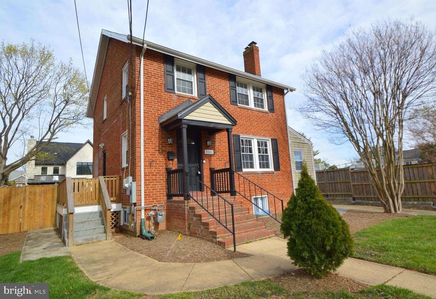 Property Photo:  2441 N McKinley Street  VA 22207 