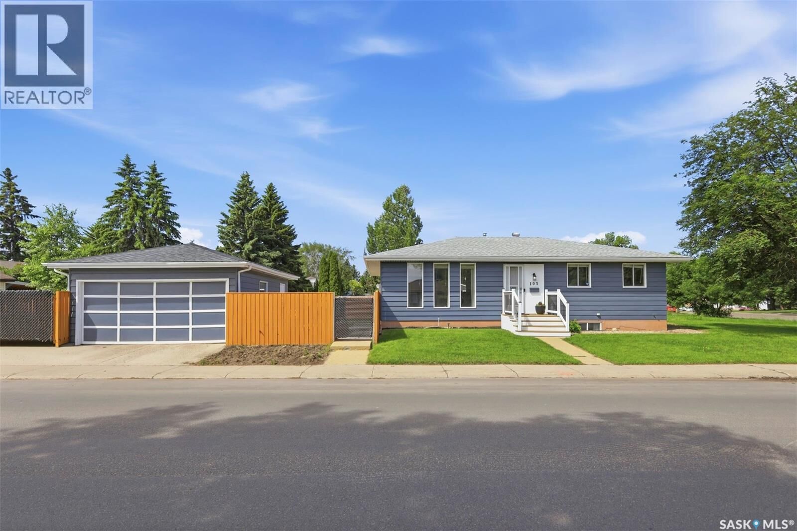 Property Photo: 103 Appleby Drive SK S7M 4B4