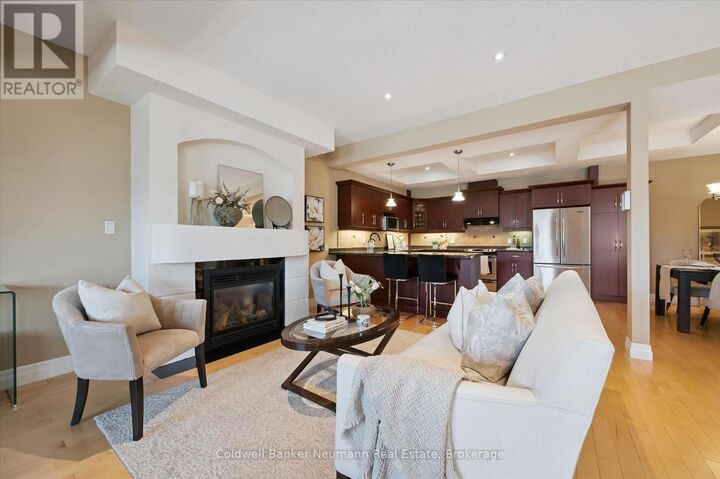 Property Photo:  12 Glasgow Street South 4  ON N1H 4T5 