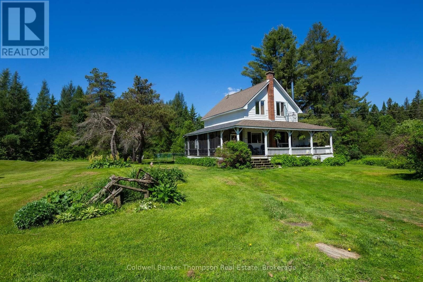 Property Photo:  421 Lindgren Road East  ON P1H 1Y6 
