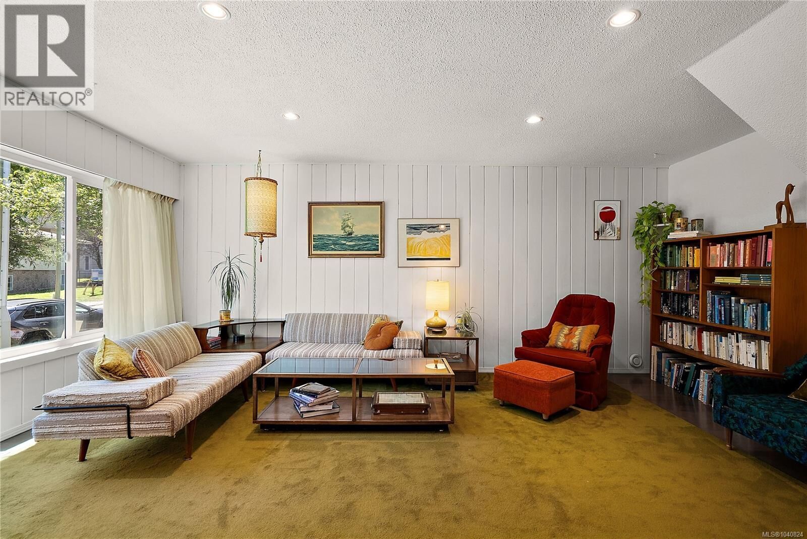 Property Photo:  626 Constance Avenue  BC V9A 6N7 