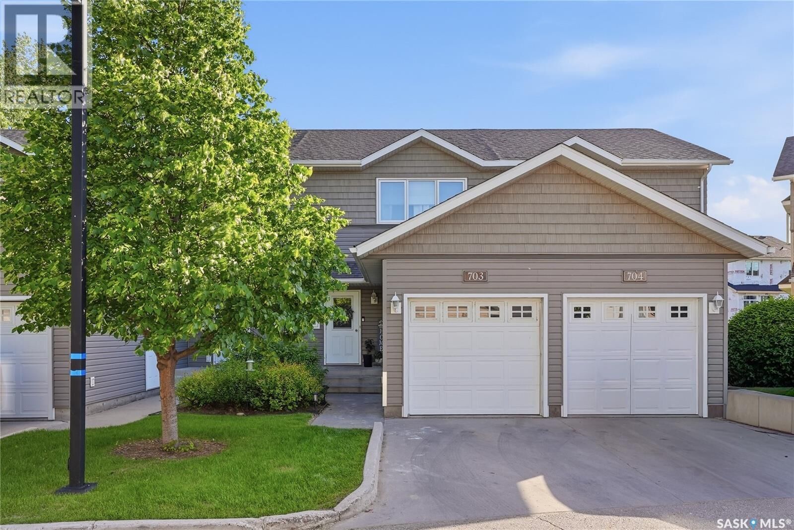 Property Photo: 703 715 Hart Road SK S7M 3Y8