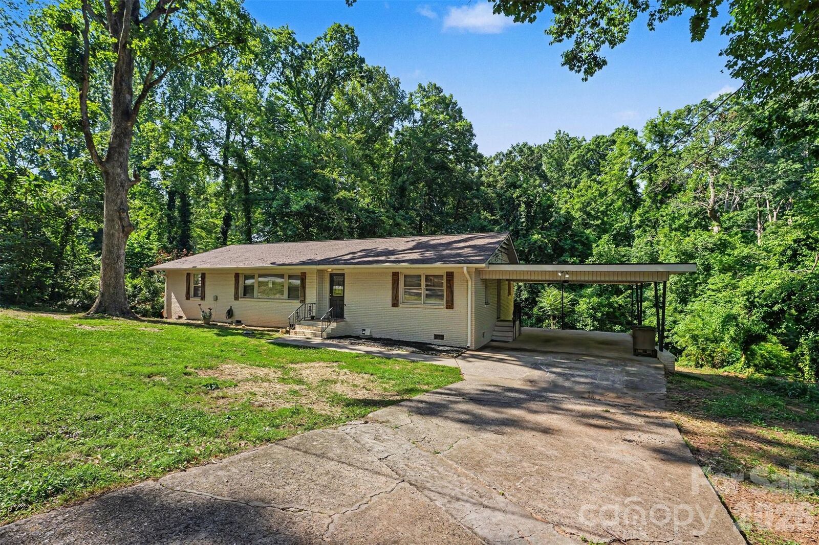 Property Photo:  1003 W Sumter Street  NC 28150 
