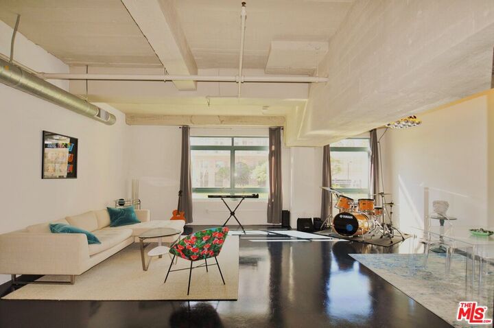 Property Photo: 849 S Broadway CA 90014