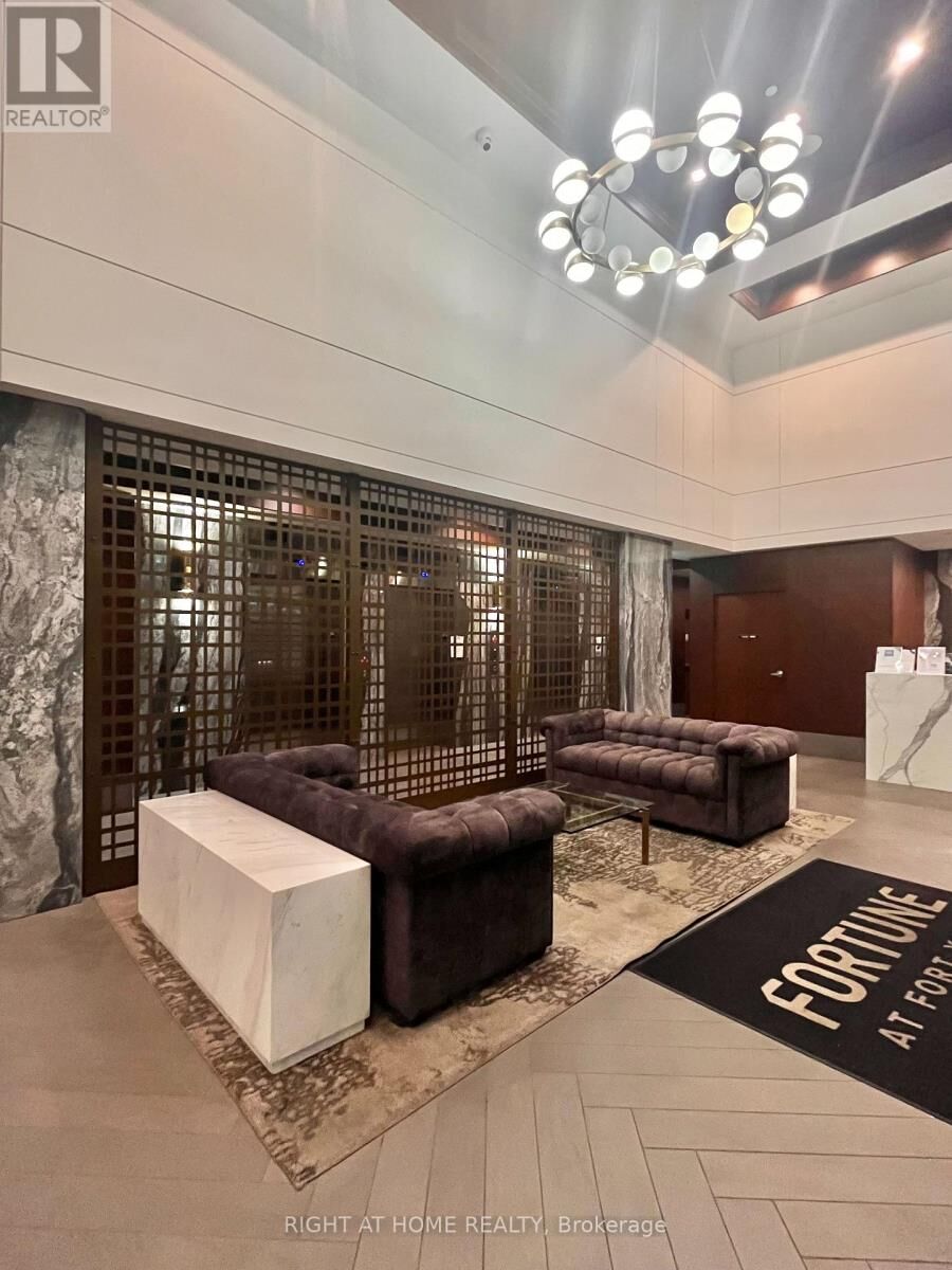 Property Photo:  38 Iannuzzi Street 116  ON M5V 0S2 