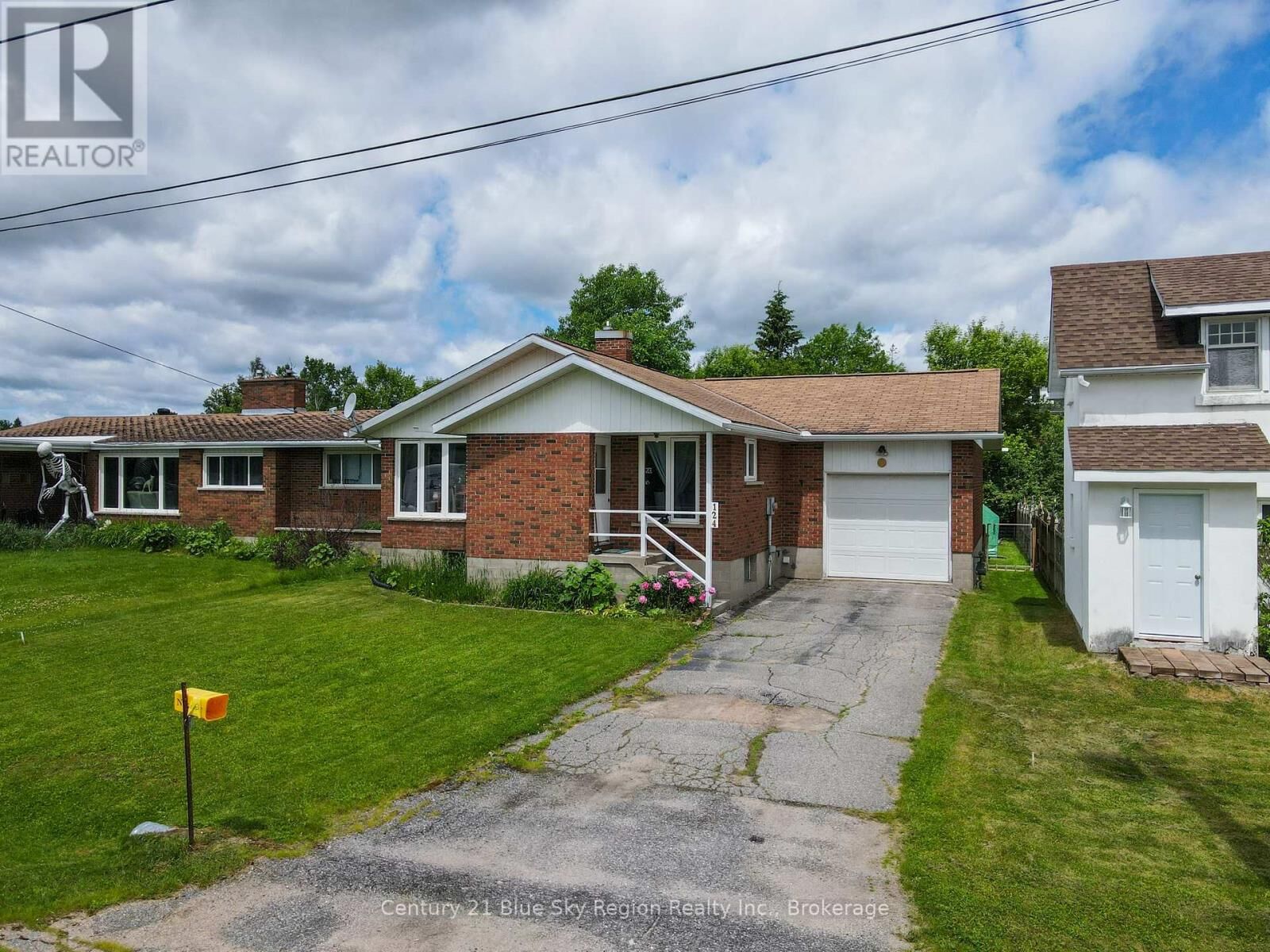 Property Photo:  124 King Street West  ON P0H 1Z0 