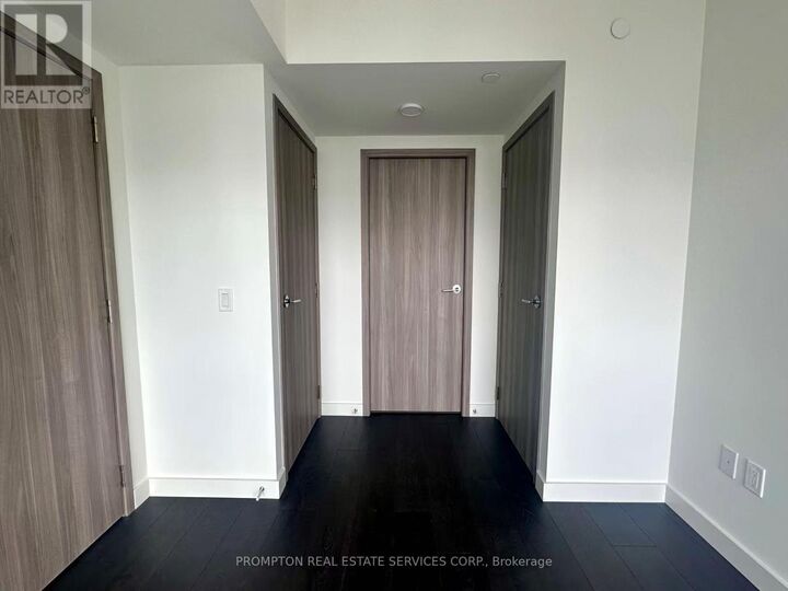 Property Photo: 1 Concord Cityplace Way 3201 ON M5V 0X3