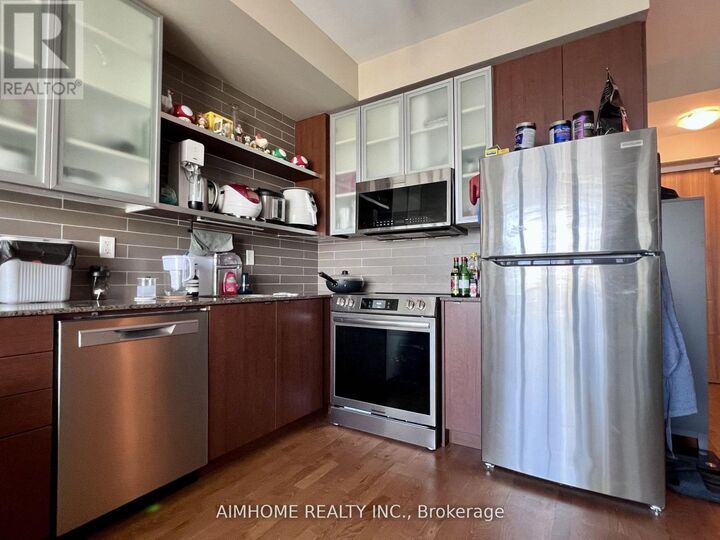 Property Photo:  33 Lombard Street 2505  ON M5C 3H8 