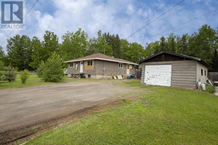 Property Photo: 6 Hume Rd W ON P0T 1W0
