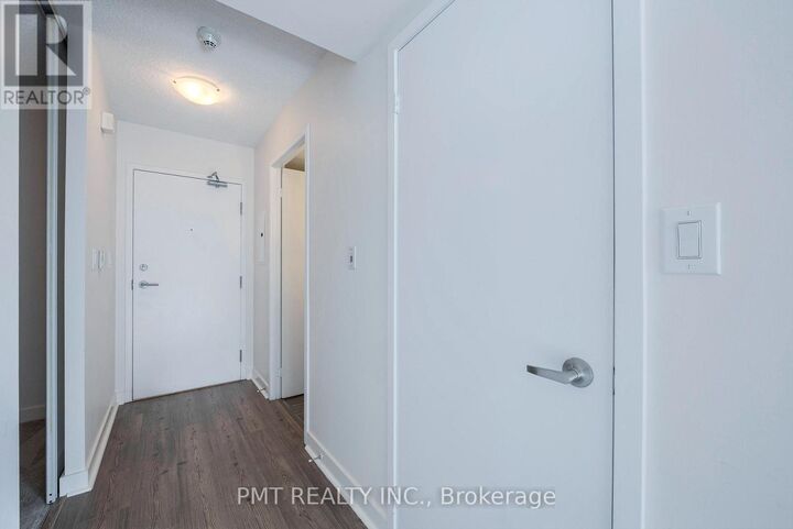Property Photo: 4K Spadina Avenue 1721 ON M5V 3Y9