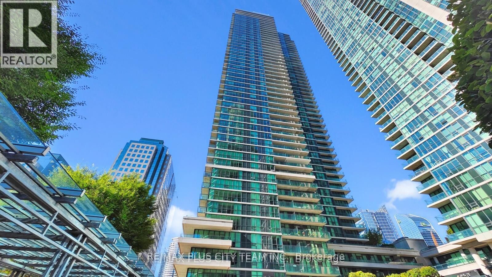Property Photo:  33 Bay Street 2109  ON M5J 2Z3 