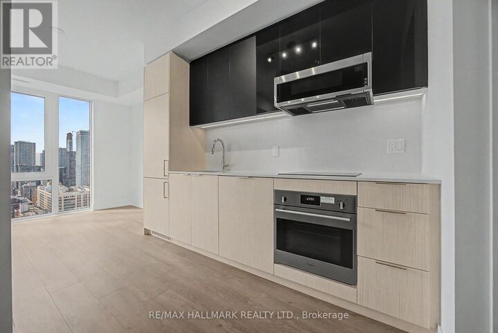 Property Photo: 308 Jarvis Street 2812 ON M5B 0E3