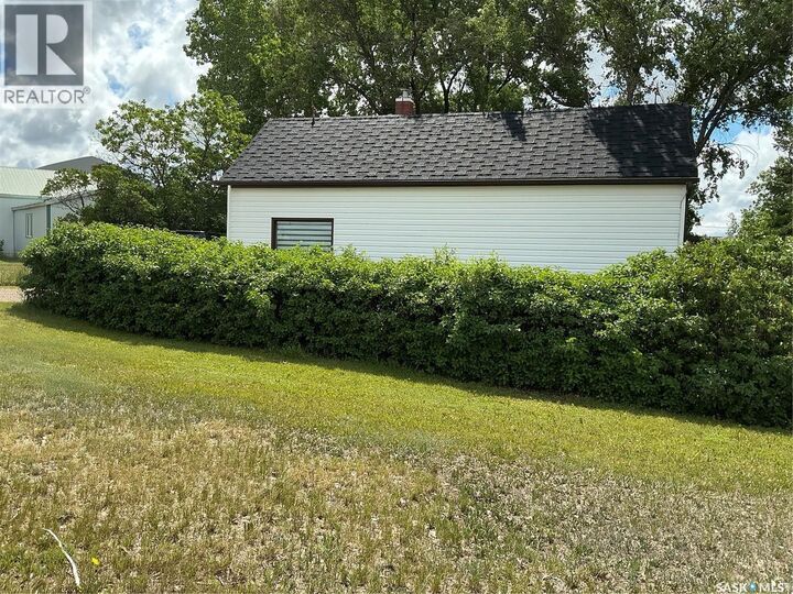 Property Photo:  325 Centre Street  SK S0H 0Z0 