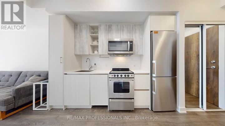 Property Photo:  251 Manitoba Street 504  ON M8Y 0C7 