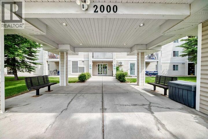 Property Photo:  6224 17 Avenue Southeast  AB T2A 7X8 