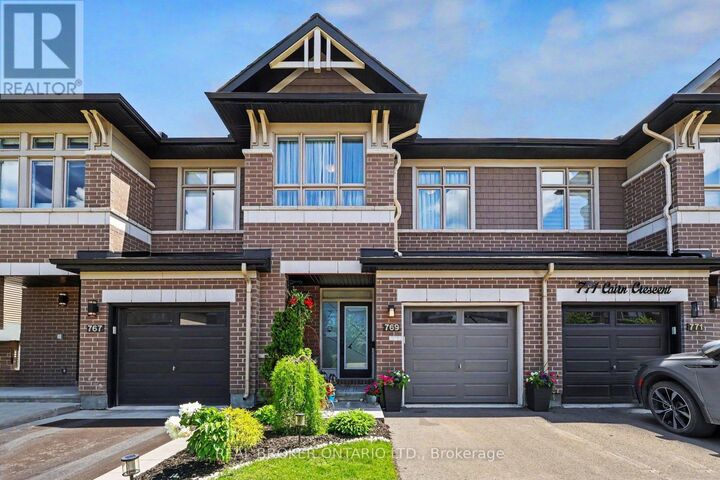 Property Photo:  769 Cairn Crescent  ON K1W 0P4 