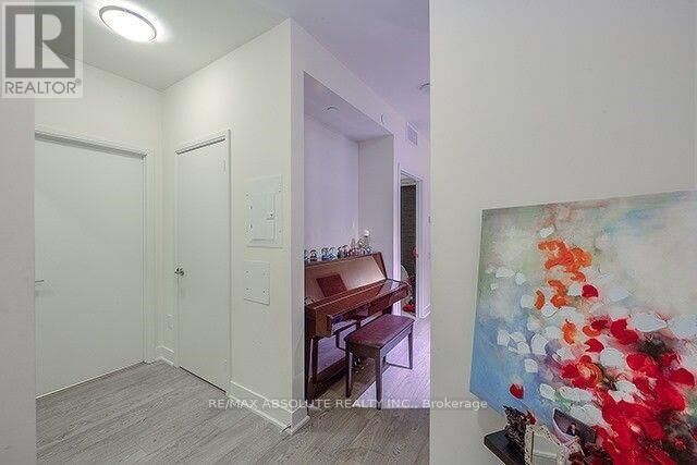 Property Photo:  30 Roehampton Avenue 3007  ON M4P 0B9 