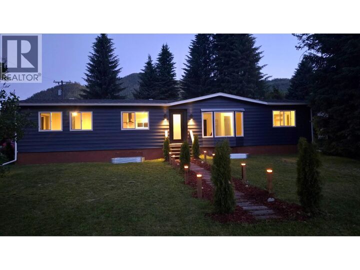 Property Photo: 901 Eighth Street BC V0G 1Z0