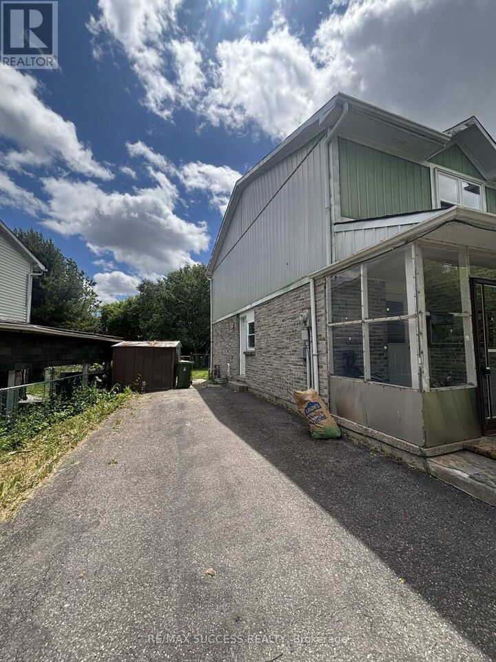 Property Photo: 29 Horseley Hill Drive ON M1B 1W4