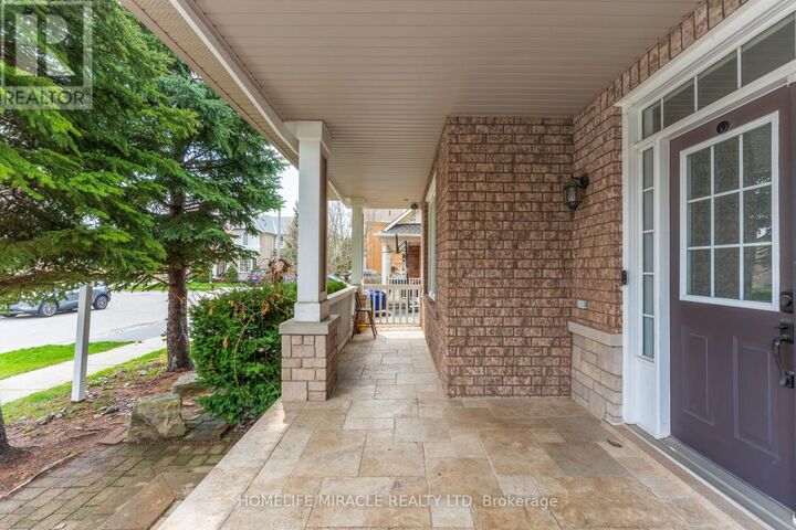 Property Photo: 2299 Glazebrook Circle ON L6M 5B5