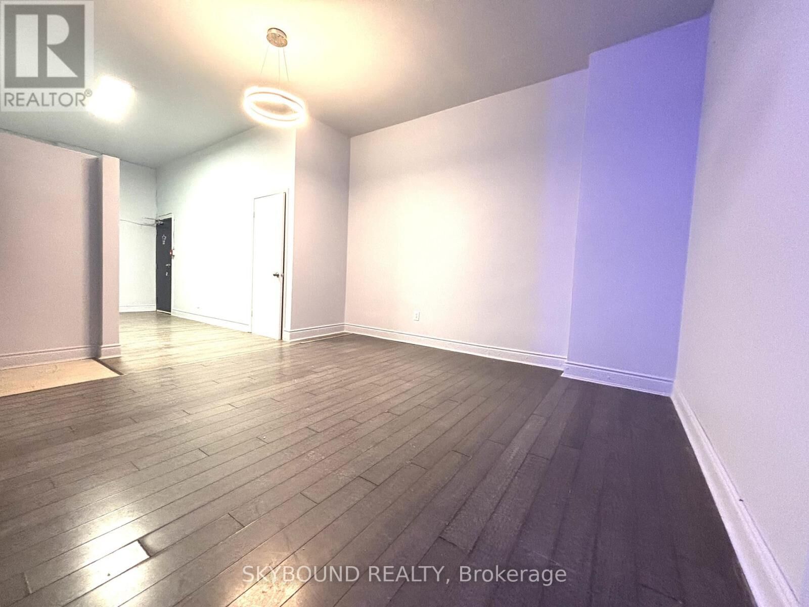 Property Photo: 527 Queen Street West 2A ON M5V 2B4