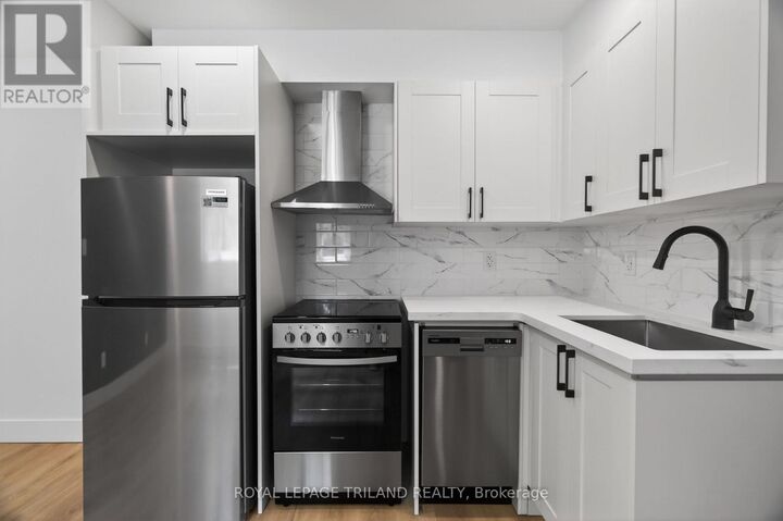 Property Photo: 1015 Eagle Drive 7 ON N5Z 3H4