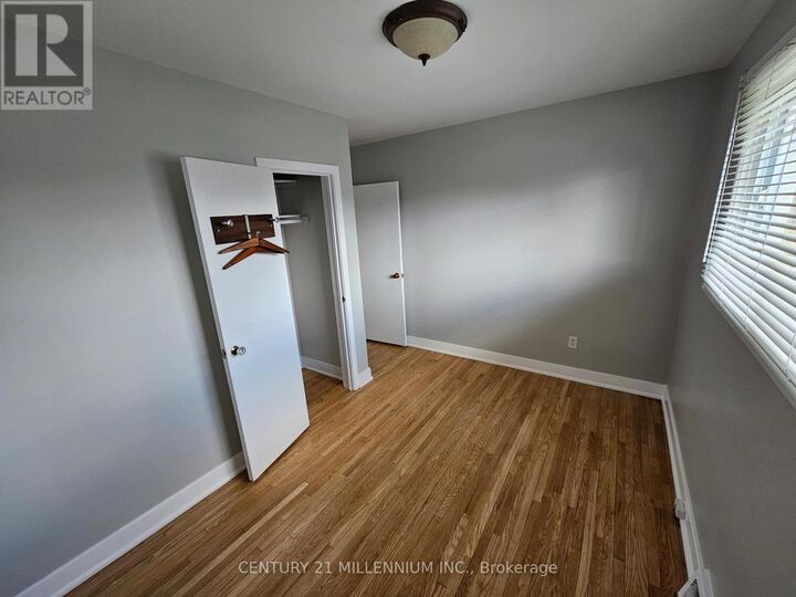 Property Photo:  32 Stewart Avenue Upper  ON L2V 2W7 