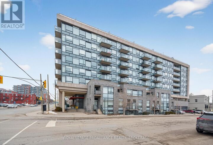 Property Photo: 121 Queen Street A2 ON K7K 0G6