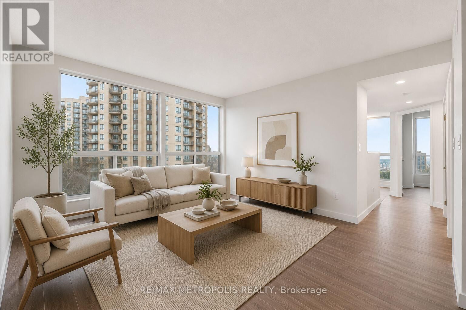 Property Photo:  5 Concorde Place 1604  ON M3C 3M8 