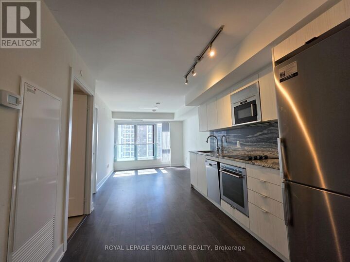 Property Photo:  5 Mabelle Avenue 2332  ON M9A 0C8 