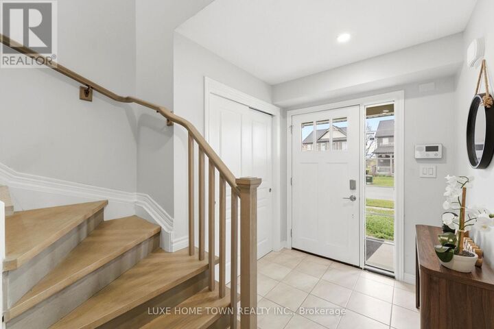 Property Photo:  100 Monarch Street  ON L3C 0G6 