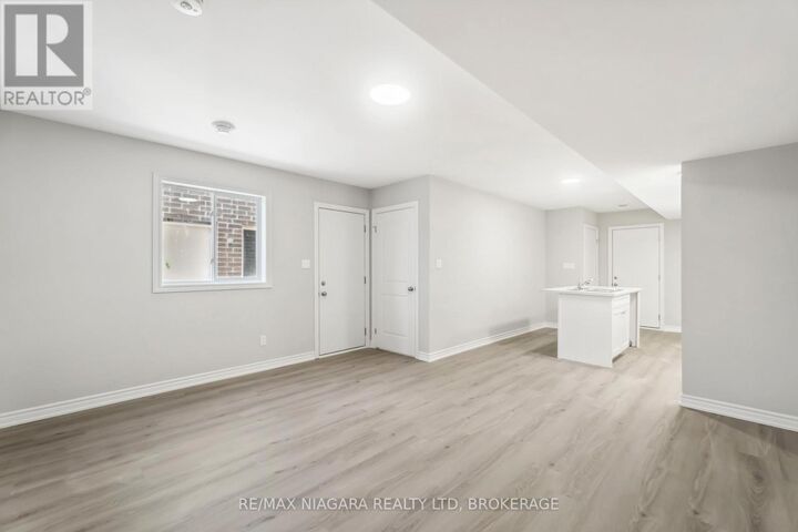 Property Photo:  31 Superior Street Lower  ON L3B 0N9 