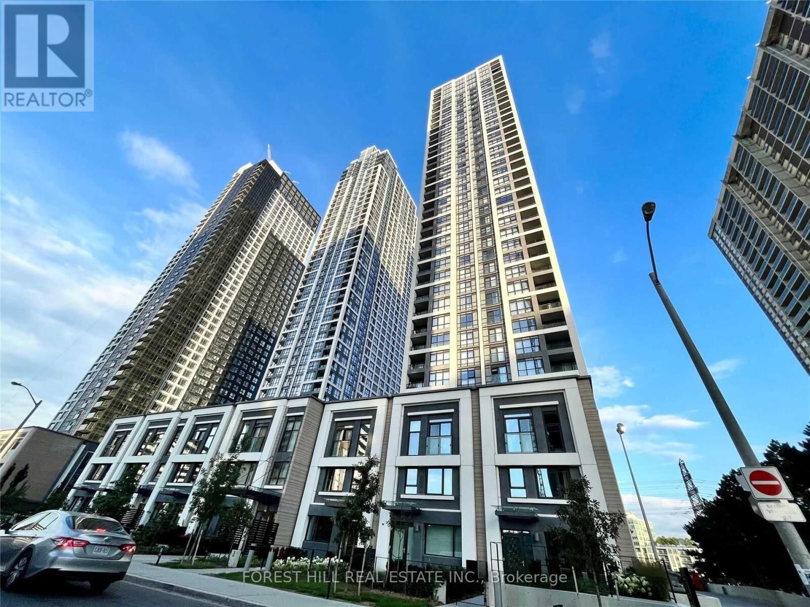 Property Photo: 5 Mabelle Avenue 1132 ON M9A 0C8