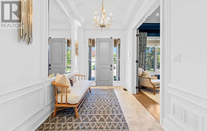 Property Photo:  8 Cumberland Drive  ON L5G 3M6 