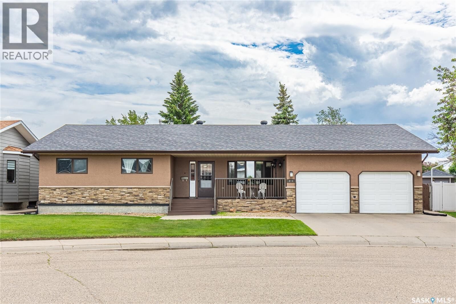 Property Photo:  21 Thorn Crescent  SK S6J 1J3 