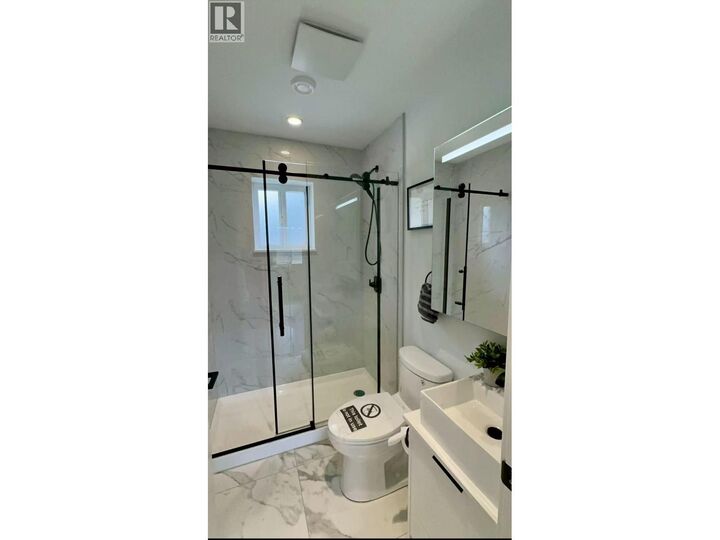 Property Photo:  3025 Kings Avenue  BC V5R 4T1 