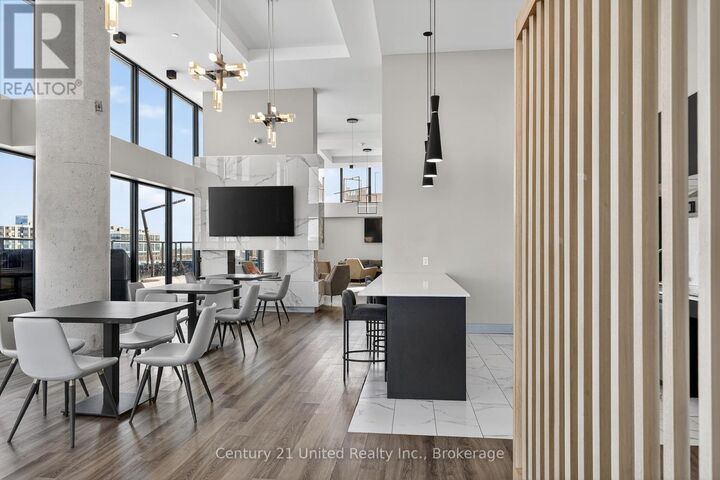 Property Photo:  80 Bond Street East 816  ON L1G 0E6 