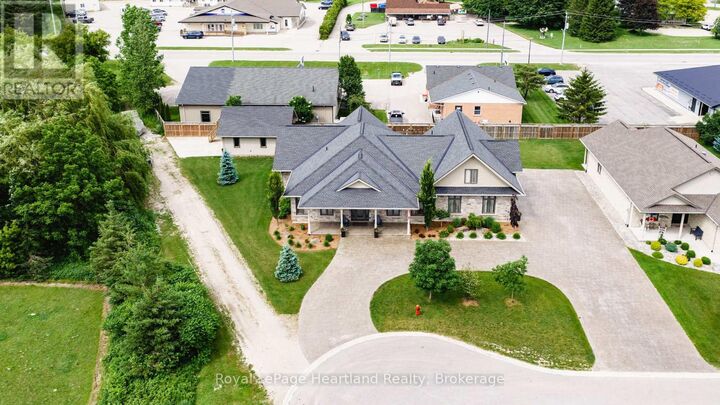 Property Photo: 305 Mary Street ON N0M 1L0