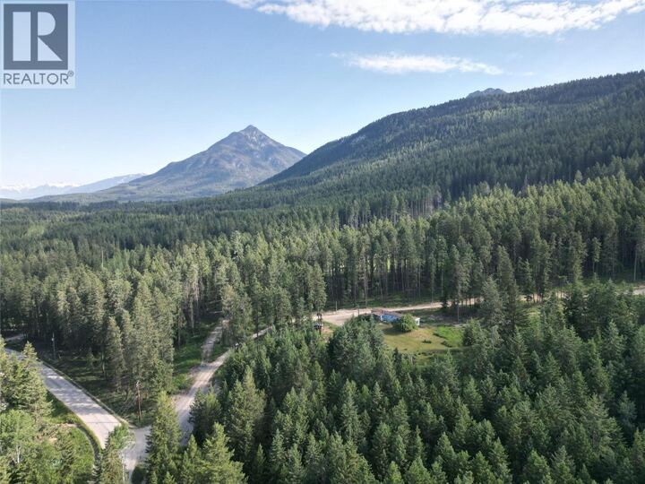 Property Photo: 601 Lapp Road BC V0A 1H3