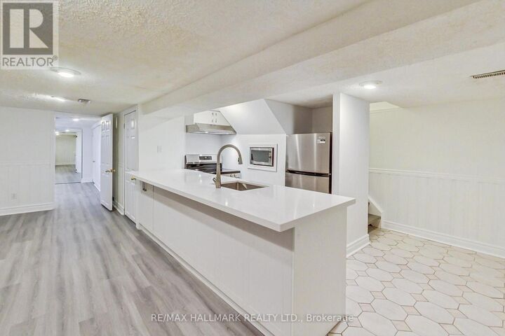 Property Photo:  40 Tiago Avenue  ON M4B 2A1 