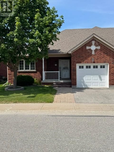 Property Photo:  19 Leland Lane East  ON L4A 0M3 