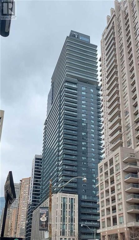 Property Photo: 955 Bay Street 2206 ON M5S 2A2