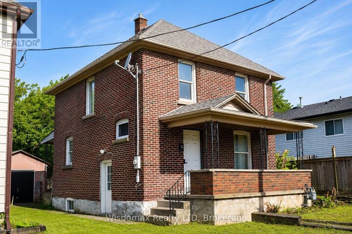 45 Pine Street North — photo 1