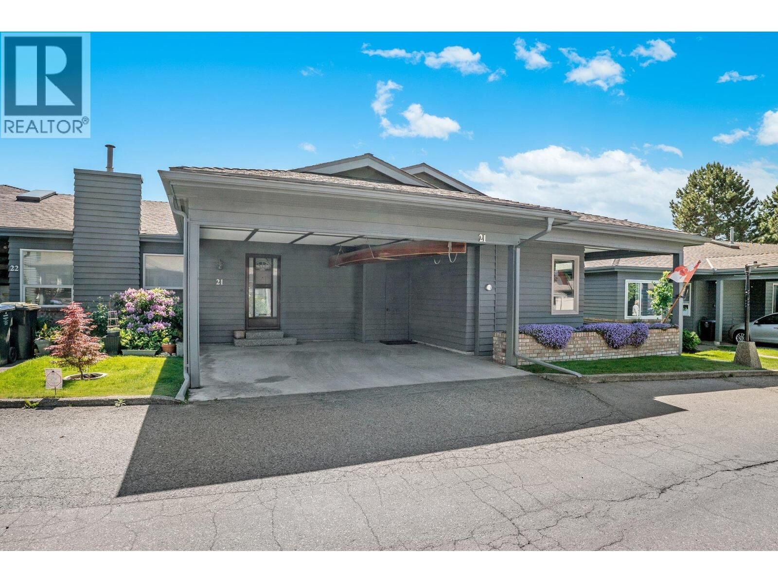 Property Photo: 1530 Kelglen Crescent 21 BC V1Y 6K7